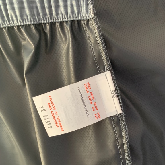 Puma Windbreaker - Picture 11 of 16